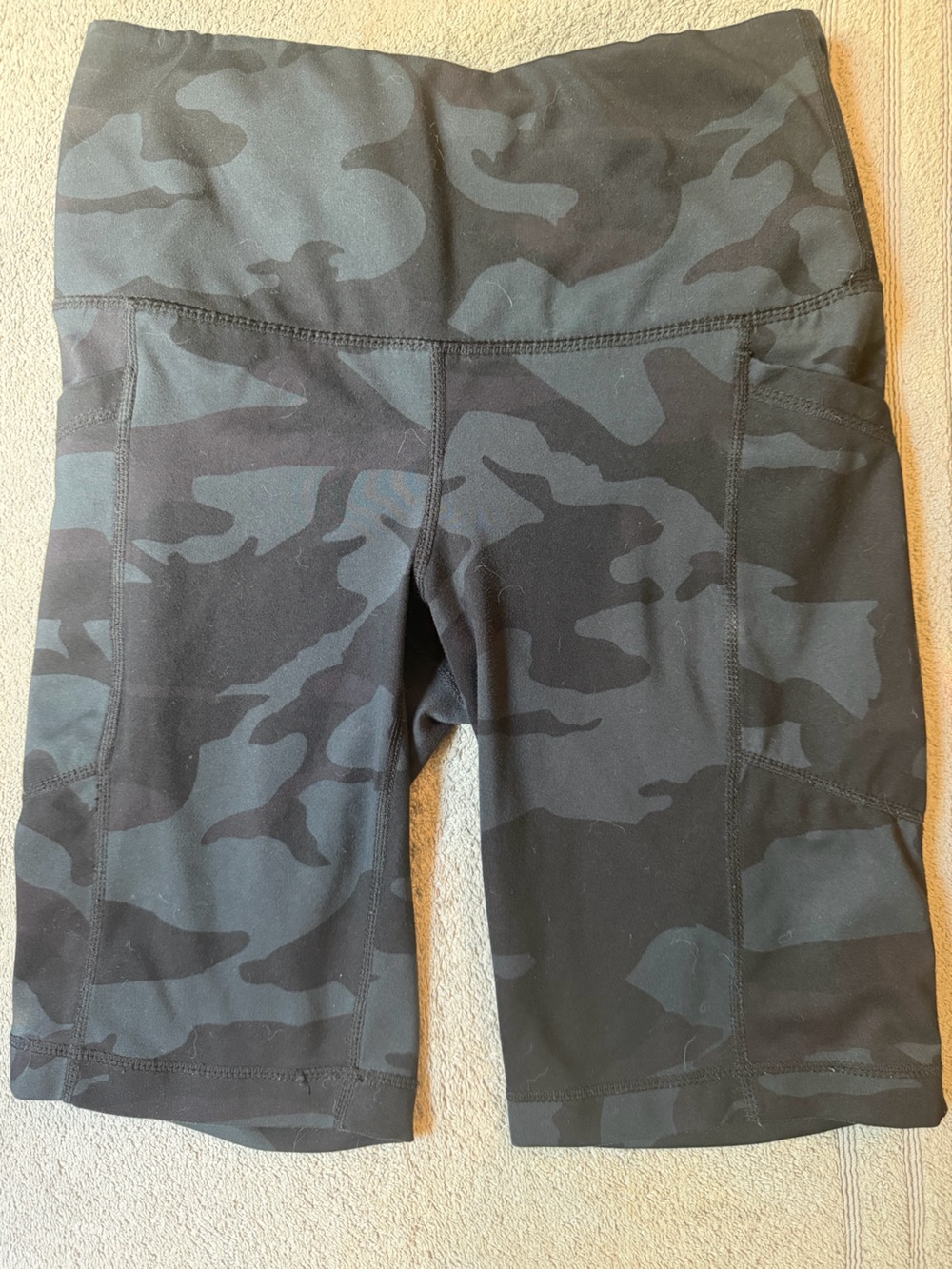 YOGALICIOUS Women’s Camo Bike Shorts in Black & Gray